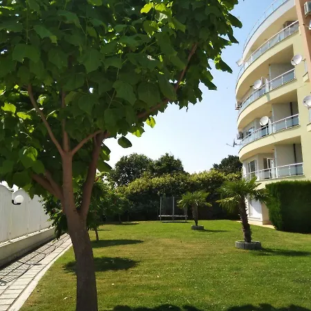 Alex Апартаменты *