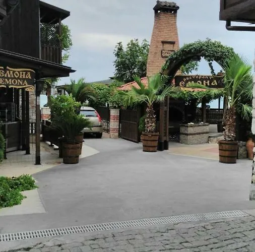 Апартамент Alex